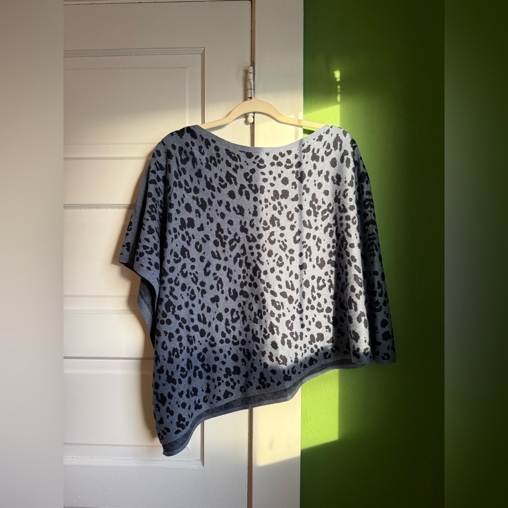 Talbots asymmetrical Gray and Black Leopard Print poncho